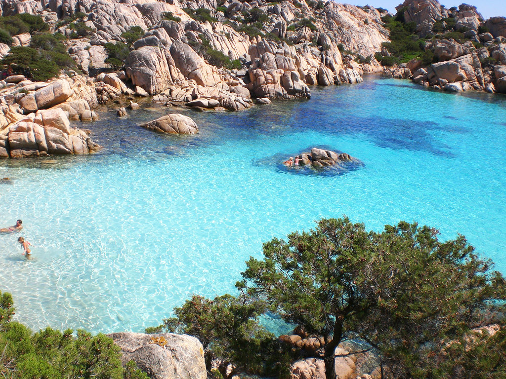 Cala Coticcio, paradiso naturale nell'arcipelago della Maddalena, escursioni con Fabatour