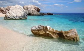 Cala Mariolu nel Golfo di Orosei, escursioni in Sardegna con Fabatour
