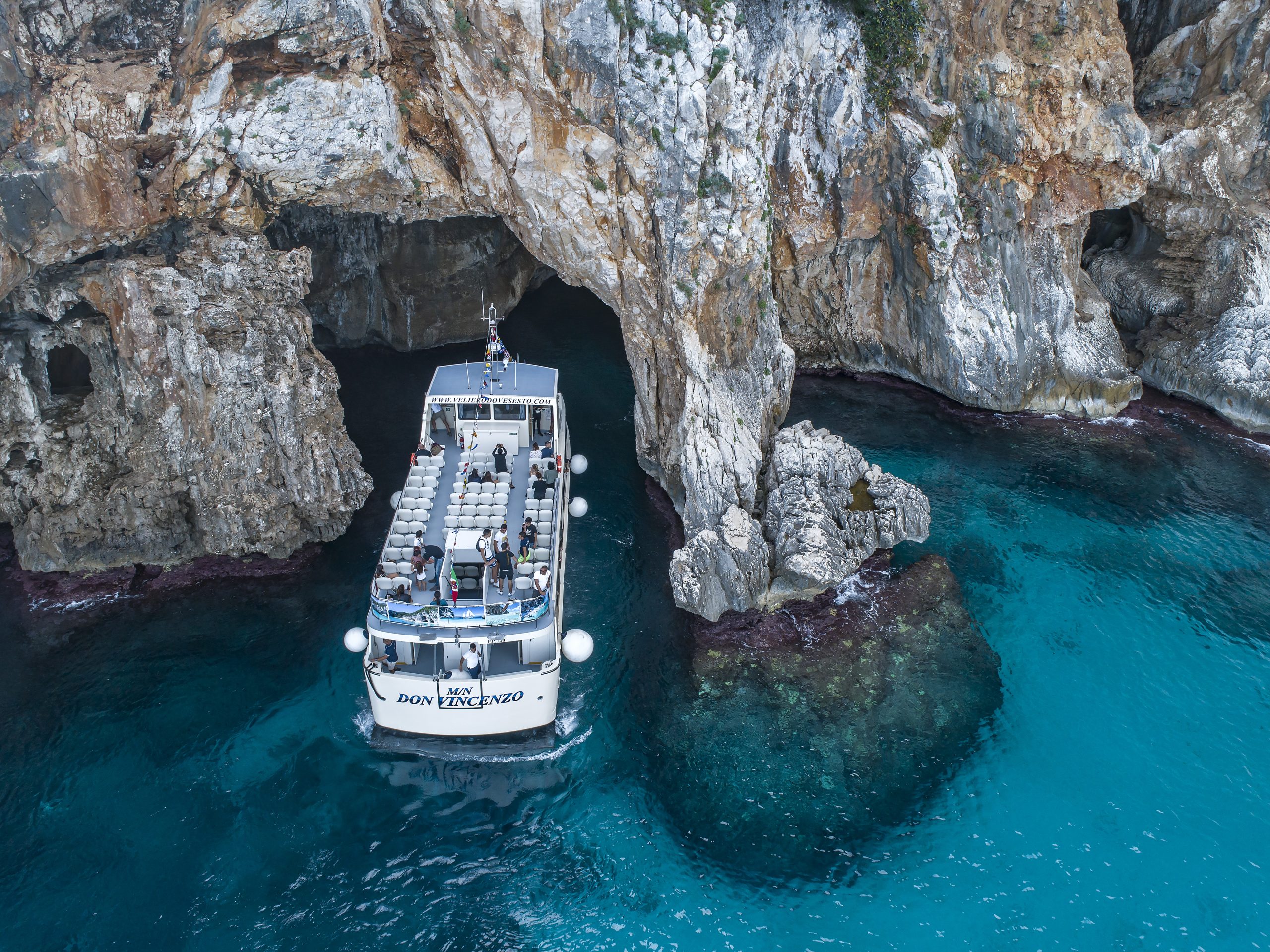 Golfo di Orosei motonave grotta