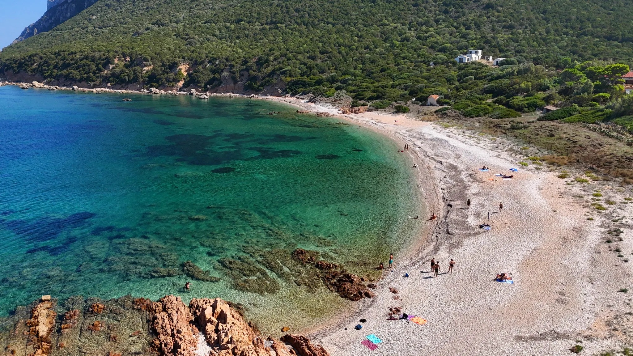 Mare cristallino nella zona di Tavolara, Sardegna