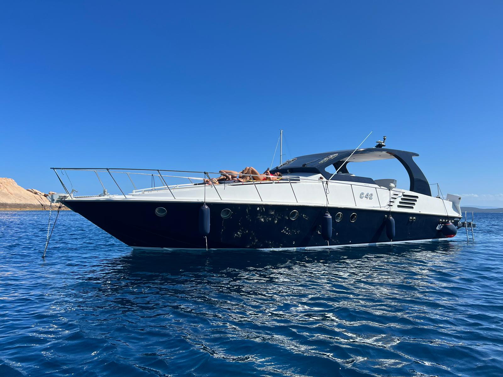 Tour in mini yacht a Tavolara e Molara